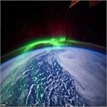 شفق قطبی از پنجره ایستگاه فضایی